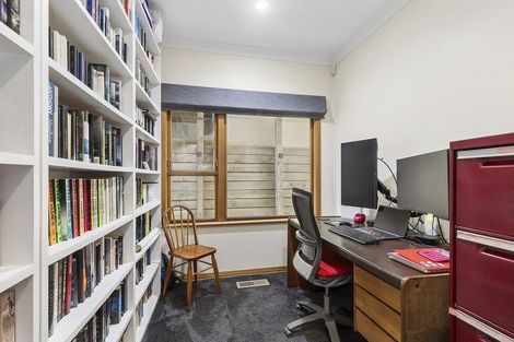 Photo of property in 156 Nevay Road, Karaka Bays, Wellington, 6022