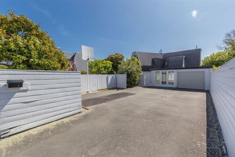 Photo of property in 74a Memorial Avenue, Ilam, Christchurch, 8053