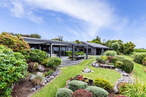 Photo of property in 15 Cameron Drive, Acacia Bay, Taupo, 3385