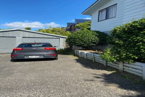 Photo of property in 2/14 Thalia Place, Totara Vale, Auckland, 0629