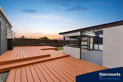 Photo of property in 188 Waimumu Road, Massey, Auckland, 0614