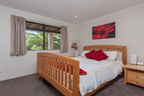 Photo of property in 12a Pendlebury Street, Green Bay, Auckland, 0604