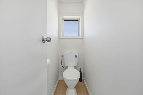 Photo of property in 2/270 East Coast Road, Forrest Hill, Auckland, 0620