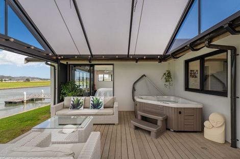 Photo of property in 20 Ngaroma Crescent, Whitianga, 3510