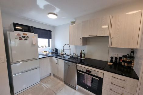 Photo of property in 3/232 Main Road, Tawa, Wellington, 5028