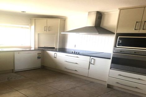 Photo of property in 2 Sylvan Park Avenue, Milford, Auckland, 0620