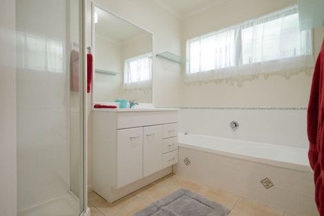 Photo of property in 22 Carnelian Court, Westgate, Auckland, 0614