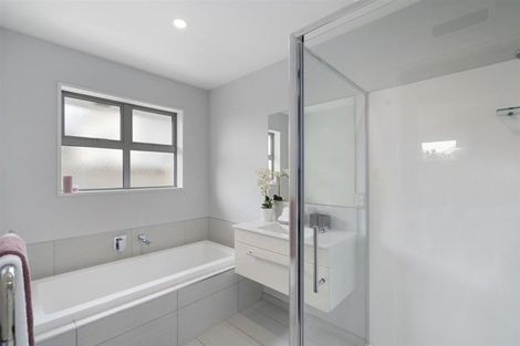 Photo of property in 32 Strauss Drive, Rolleston, 7614