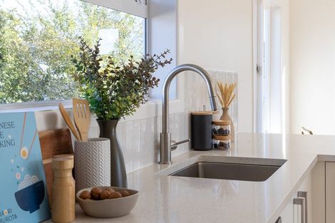 Photo of property in 17b Hamurana Place, Te Atatu Peninsula, Auckland, 0610