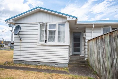 Photo of property in 65 Cornfoot Street, Castlecliff, Whanganui, 4501