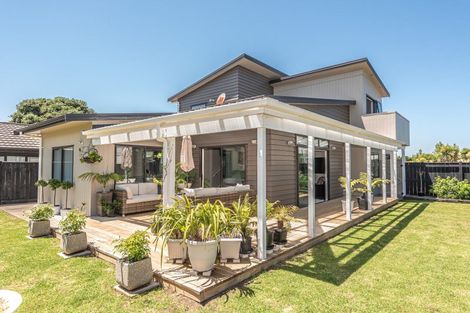 Photo of property in 13 Kamahi Street, Castlecliff, Whanganui, 4501