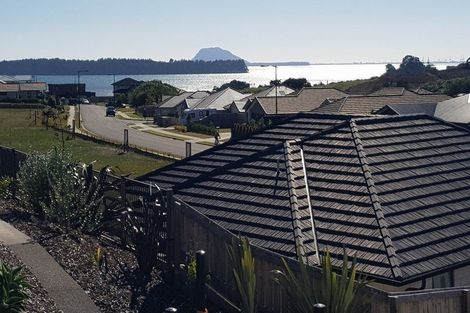 Photo of property in 13 Lakeside Terrace, Omokoroa, 3114