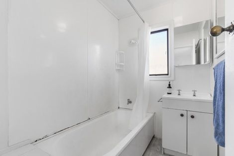 Photo of property in 309 Linton Crescent, Whangamata, 3620