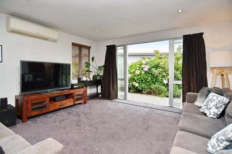 Photo of property in 9 Springside Place, Redwood, Christchurch, 8051