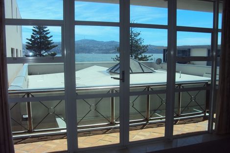 Photo of property in 346 Oriental Parade, Oriental Bay, Wellington, 6011