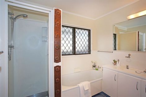 Photo of property in 1 Sunshine Place, Papakura, 2110