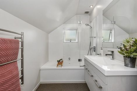 Photo of property in 22a Jellicoe Drive, Hamilton East, Hamilton, 3216