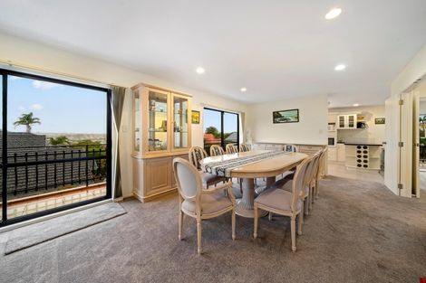 Photo of property in 1/27 Tumbridge Place, Somerville, Auckland, 2014