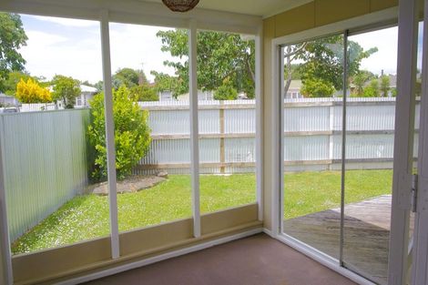 Photo of property in 87 Sutherland Crescent, Westbrook, Palmerston North, 4412