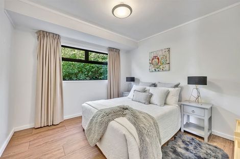 Photo of property in 11 Raphael Place, West Harbour, Auckland, 0618