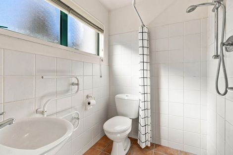 Photo of property in 1/11 Saddleback Rise, Murrays Bay, Auckland, 0630