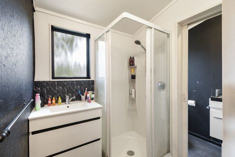 Photo of property in 20 Springdale Grove, Fitzherbert, Palmerston North, 4410