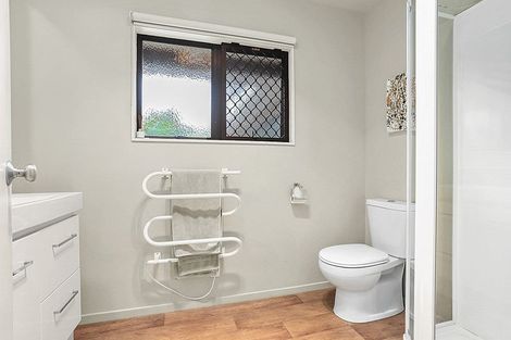 Photo of property in 45 Autumn Avenue, Glen Eden, Auckland, 0602