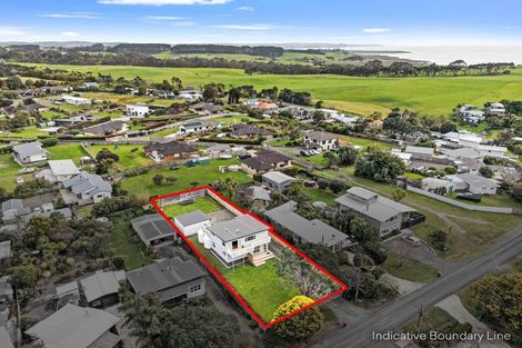 Photo of property in 8 James Mcleod Road, Shelly Beach, Helensville, 0874