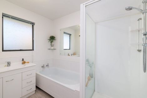 Photo of property in 2/10 Guise Lane, Hillmorton, Christchurch, 8025