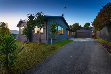 Photo of property in 35 Dahlstrom Grove, Kelvin Grove, Palmerston North, 4414