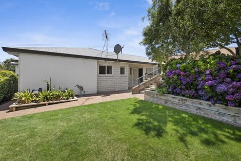 Photo of property in 9a Del Mar Place, Merrilands, New Plymouth, 4312