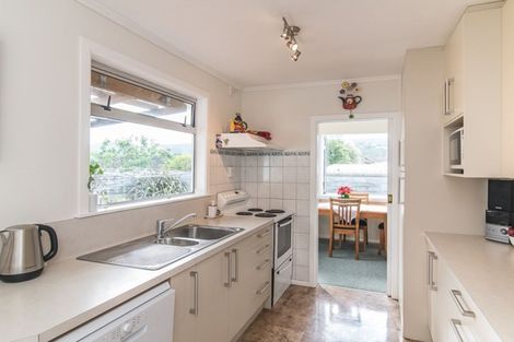 Photo of property in 11 Konini Grove, Raumati Beach, Paraparaumu, 5032