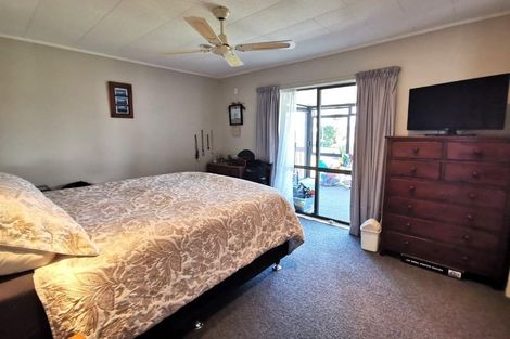 Photo of property in 28 Manaia View Road, One Tree Point, 0118