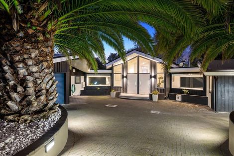 Photo of property in 70b Grand Vue Road, Kawaha Point, Rotorua, 3010