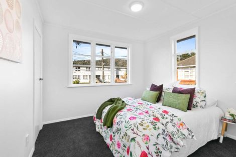 Photo of property in 6 Wainhouse Street, Stokes Valley, Lower Hutt, 5019