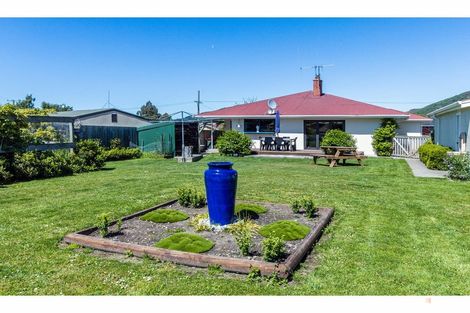 Photo of property in 3 Price Street, Waimate, 7924