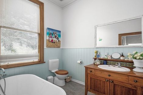 Photo of property in 124 Roxburgh Road East, Roxburgh East, Roxburgh, 9571