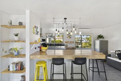 Photo of property in 18b Devon Road, Bucklands Beach, Auckland, 2012