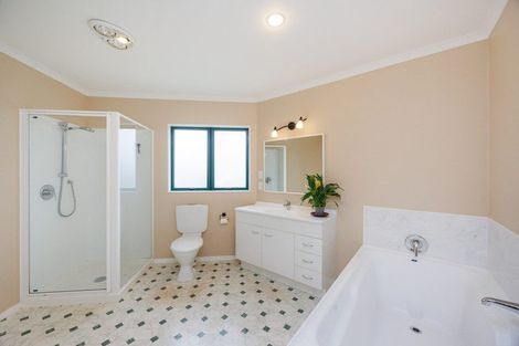 Photo of property in 140 Pacific Drive, Fitzherbert, Palmerston North, 4410