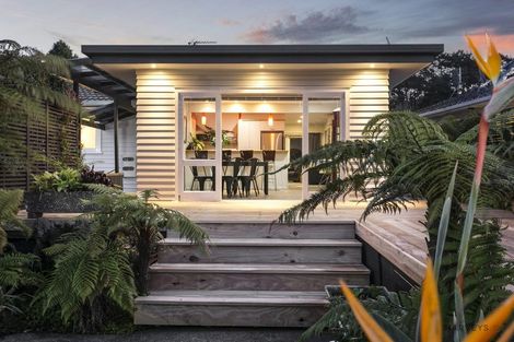 Photo of property in 45 Castleford Street, Green Bay, Auckland, 0604