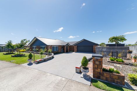 Photo of property in 18 Stonebridge Heights, Feilding, 4702