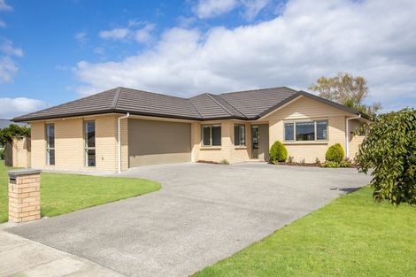 Photo of property in 5 Austin Reid Avenue, Carterton, 5713