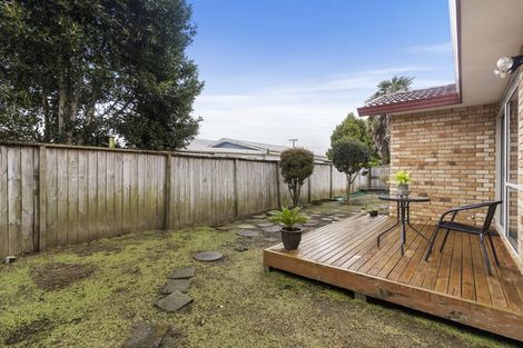 Photo of property in 19c Beach Road, Te Atatu Peninsula, Auckland, 0610