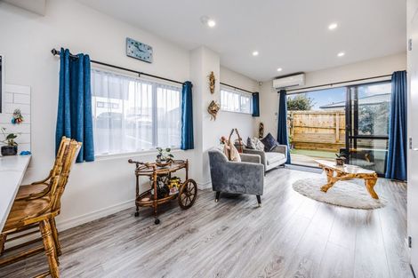 Photo of property in 8/6 Hepburn Road, Glendene, Auckland, 0602