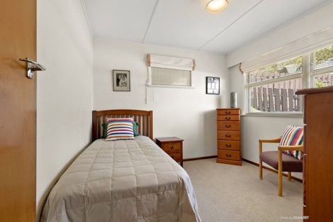 Photo of property in 53 Catherine Crescent, Paparangi, Wellington, 6037