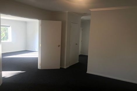Photo of property in 18 Stolford Crescent, New Lynn, Auckland, 0600