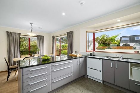 Photo of property in 58 Cypress Drive, Maungaraki, Lower Hutt, 5010