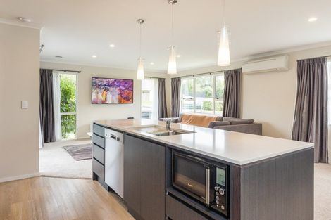 Photo of property in 4 Ruamahanga Crescent, Terrace End, Palmerston North, 4410