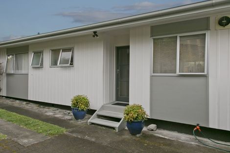 Photo of property in 2/15 Gladstone Grove, Richmond Heights, Taupo, 3330