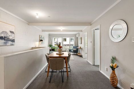 Photo of property in 1/15 Bloomsbury Grove, Newlands, Wellington, 6037